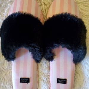 Victoria's Secret Signature Slippers